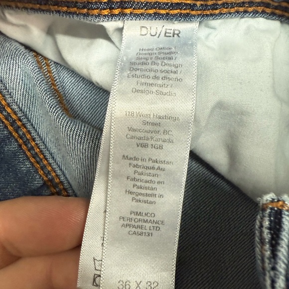 DUER Men's Slim Fit Dark Blue Jeans - Picture 4 of 5